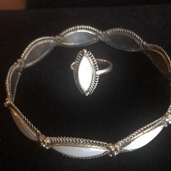 Mother of Pearl bracelet and ring - Picture 6 of 7